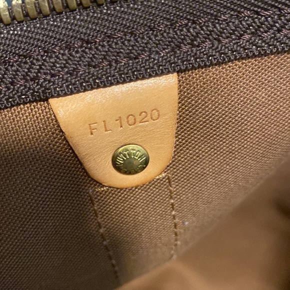 COPY - Louis Vuitton Keepall 50 Duffle Bag - Picture 6 of 9